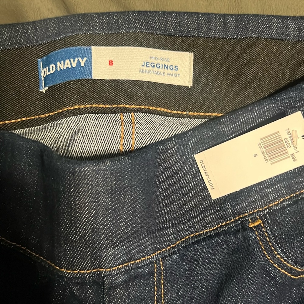 Brand new Old Navy jeggings size 8